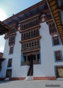 Punakha Dzong, Monasterio